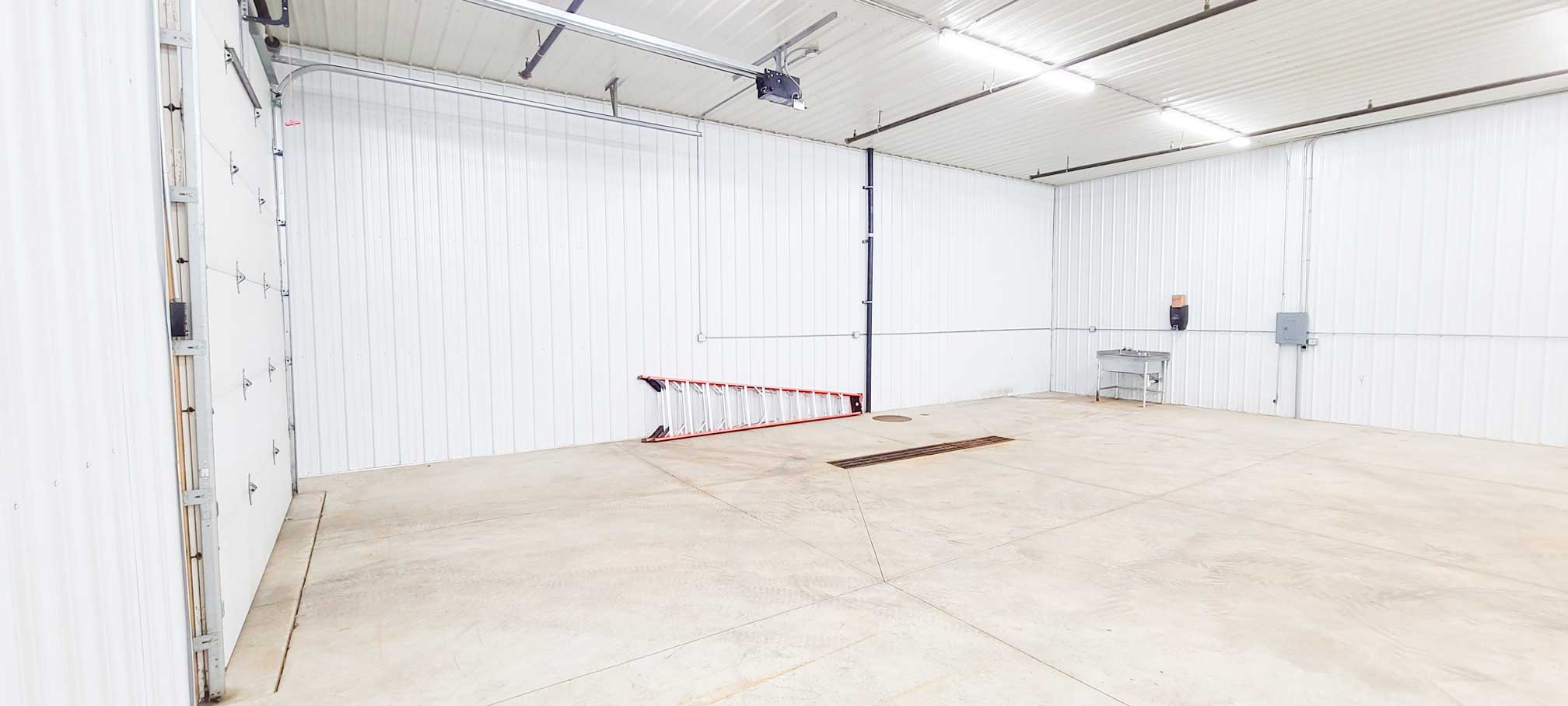 Minnesota warehouse for rent with floor drains in Waite Park, MN.