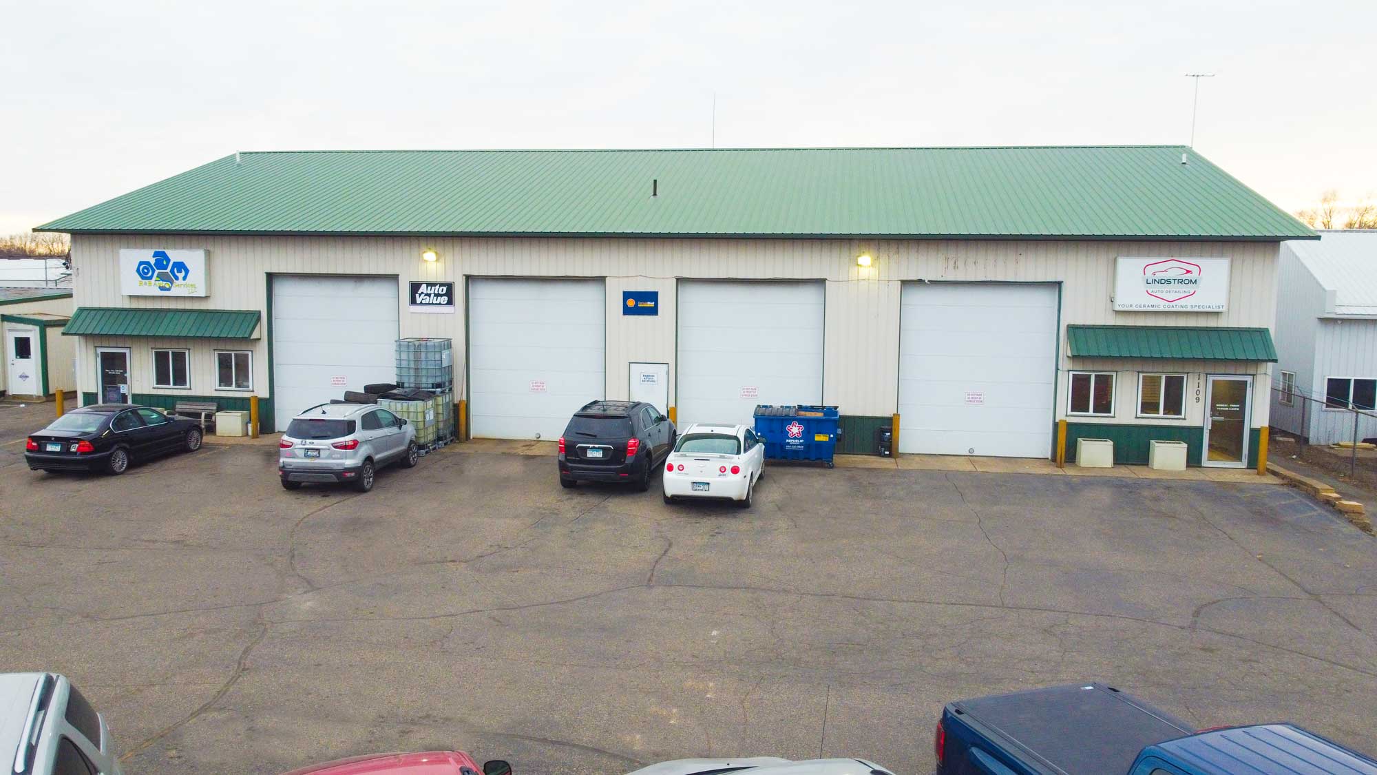 Mechanic shop for lease in Sauk Rapids, Minnesota.