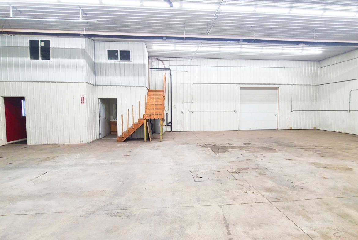 Industrial space for rent in Waite Park, MN.