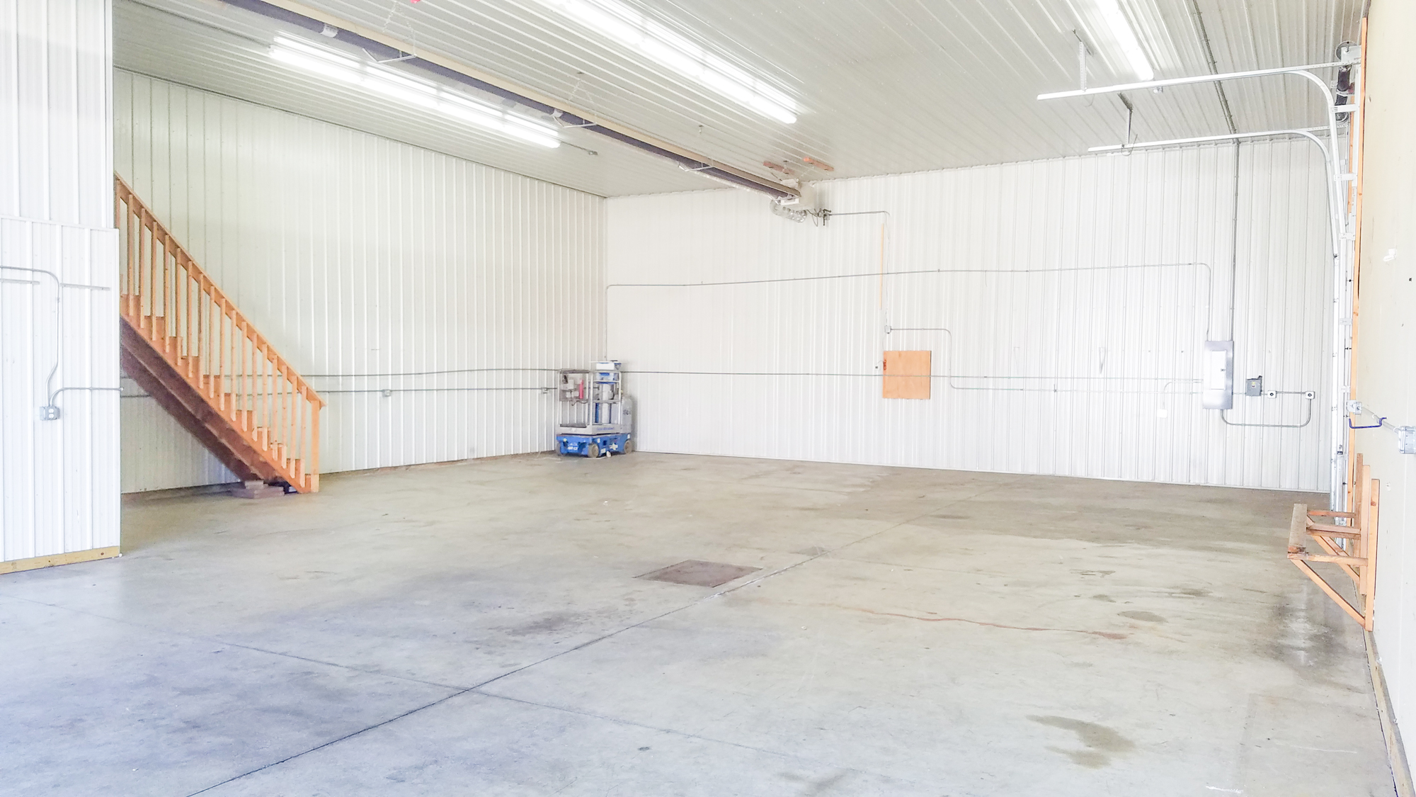 Steel lined walls in a warehouse suite for lease near me.